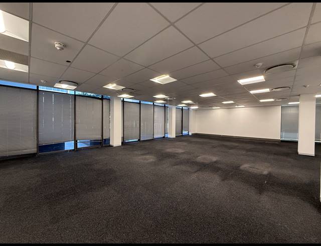 589M² OFFICE TO LET IN PARKTOWN